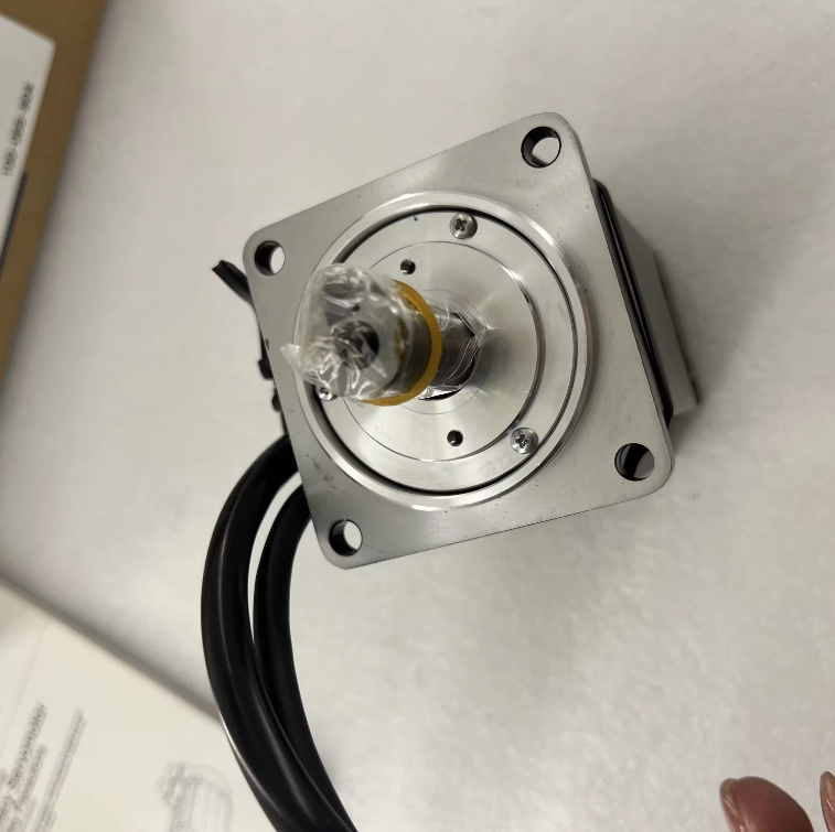 YASKAWA AC SERVO MOTOR SGMJV-04ADE6S